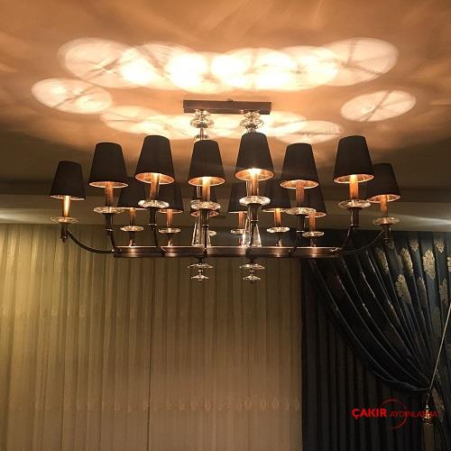 ثريا إديسون طويلة معلقة من النحاس الأصفر والأسود 