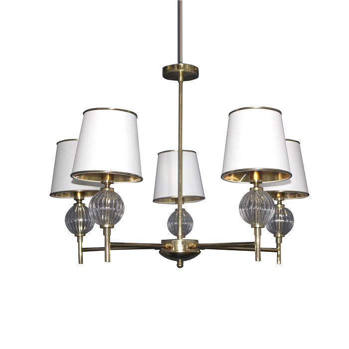 Стеклянная люстра с белой тканевой шляпкой